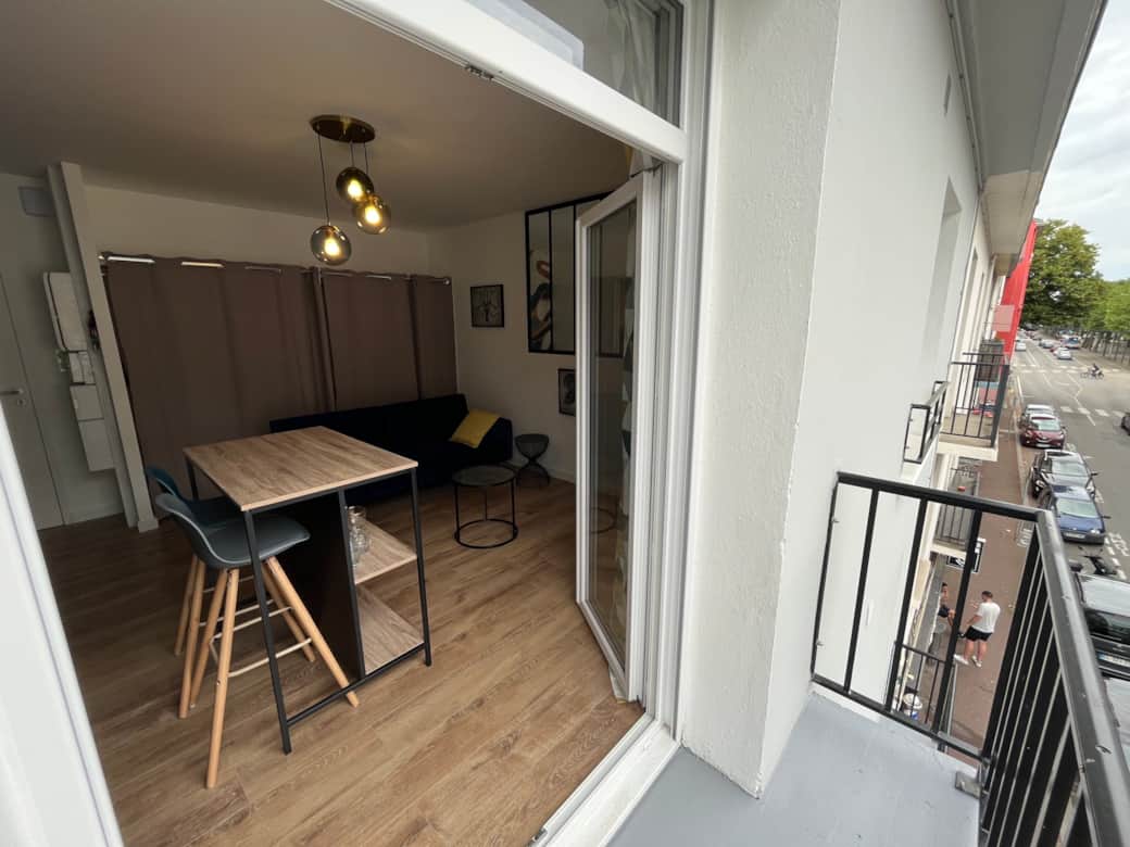 Espace Repas donnant sur Balcon 