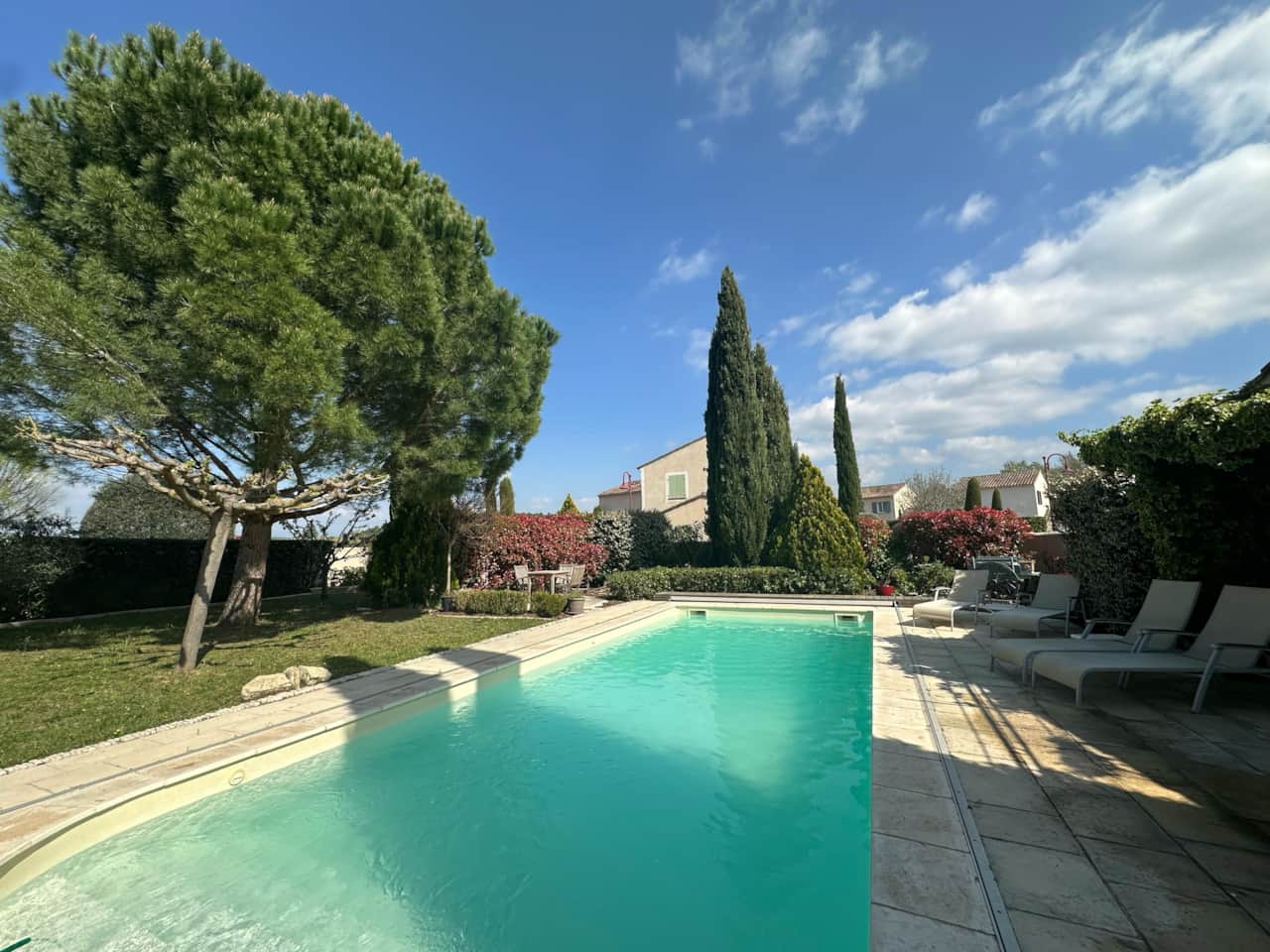 pool, deckchairs, garden, facade, dining table