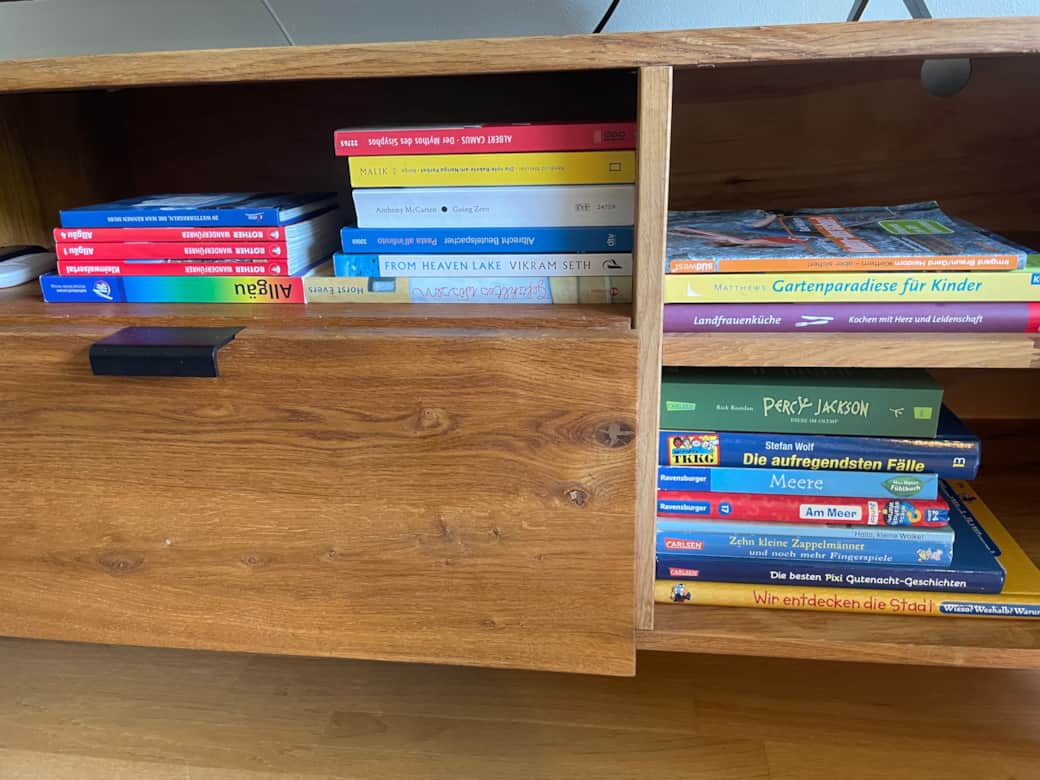 Bücher (Reiseführer auf Anfrage) Bücher (Reiseführer auf Anfrage)