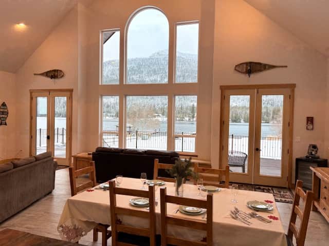 Dining room w Lake view
