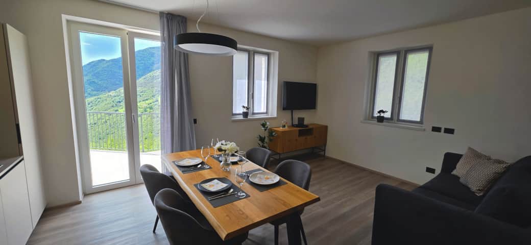 Milano 01 Wohnzimmer Esstisch Bergblick Milano 01 Wohnzimmer Esstisch Bergblick