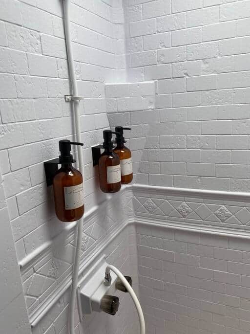 Shampoo, Conditioner & Body Wash Provided Shampoo, Conditioner & Body Wash Provided