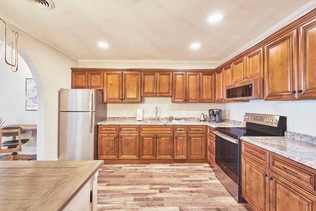 A full kitchen to prepare meals.  (Please note: There is no dishwasher.)