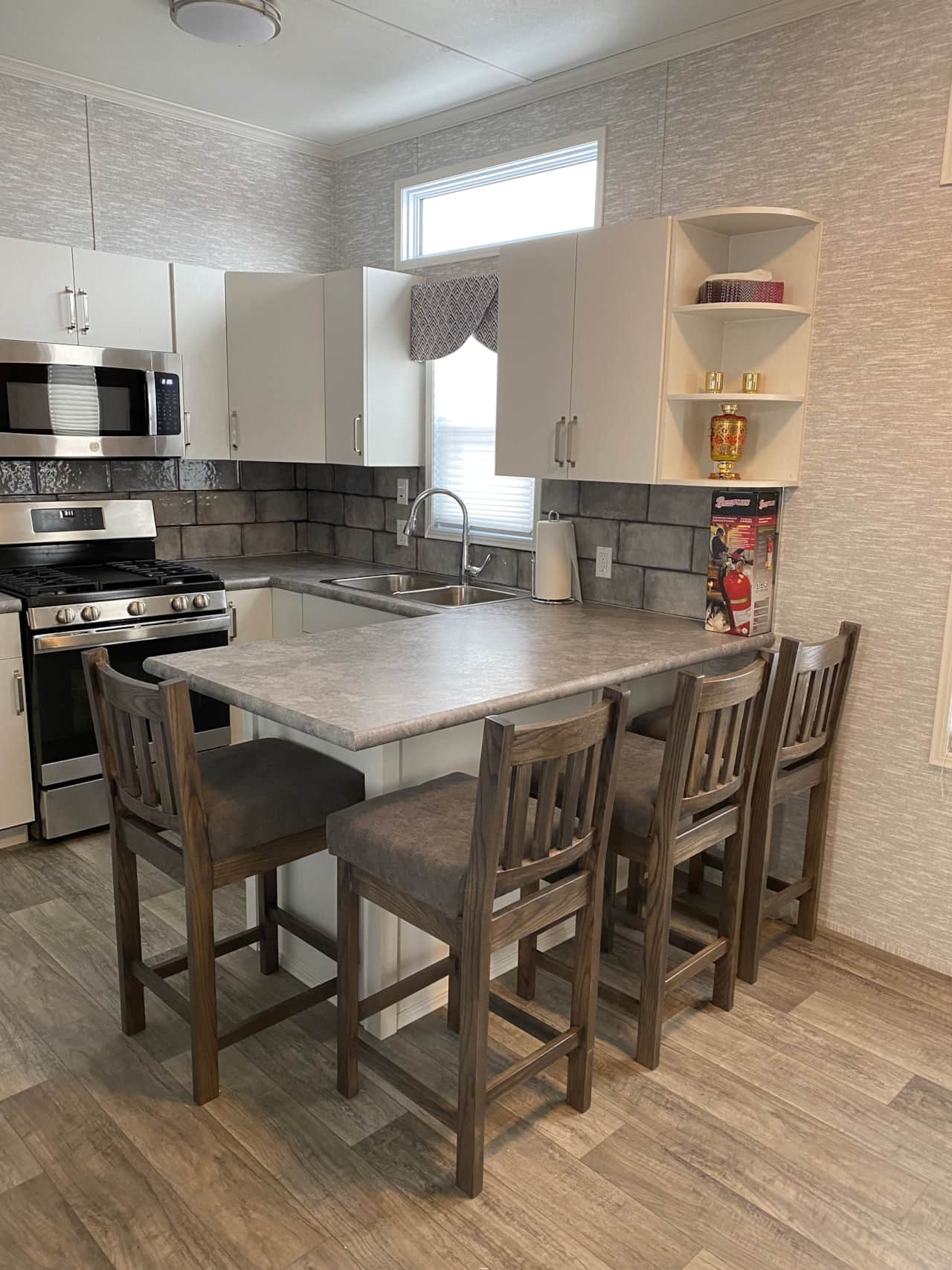 Breakfast bar