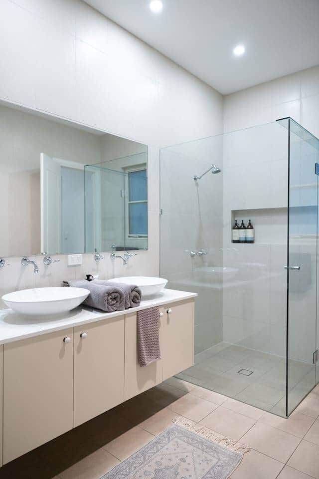 5-Star master bedroom ensuite