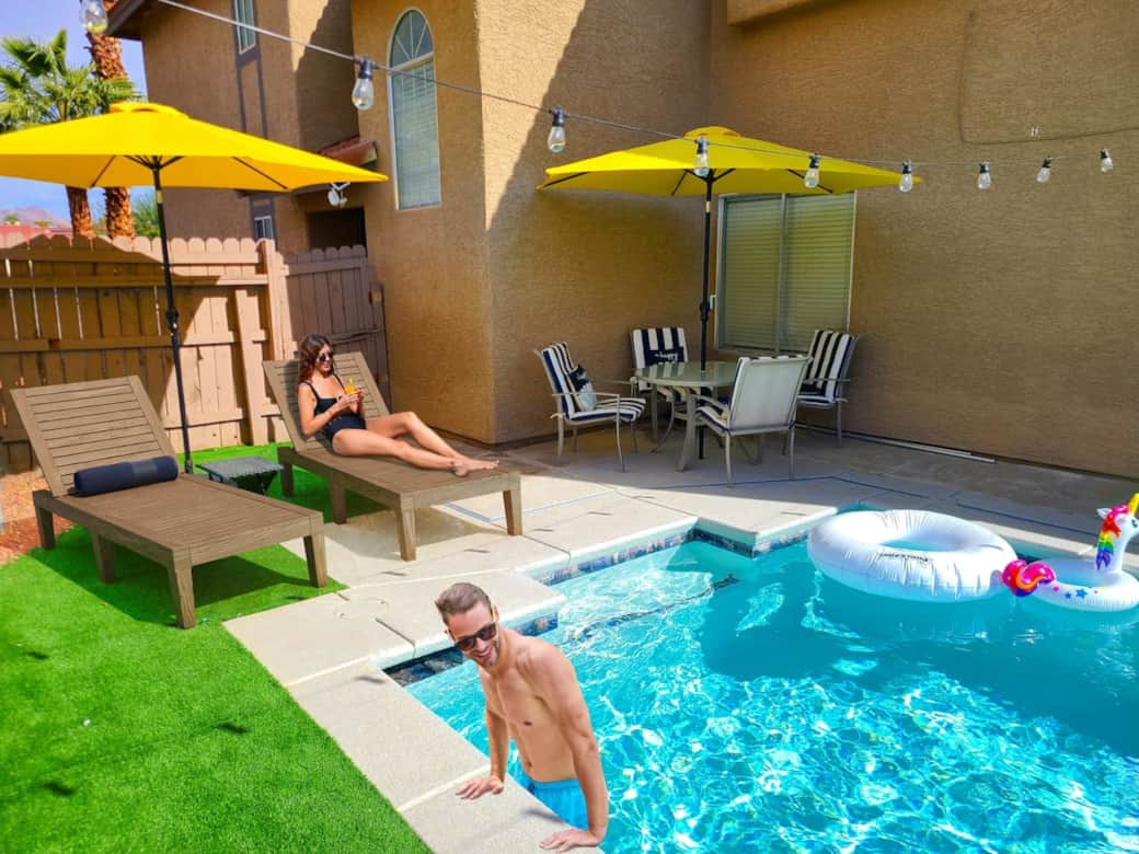 Amazing Pool with lounge seats and umbrellas perfect to enjoy the sun of Vegas