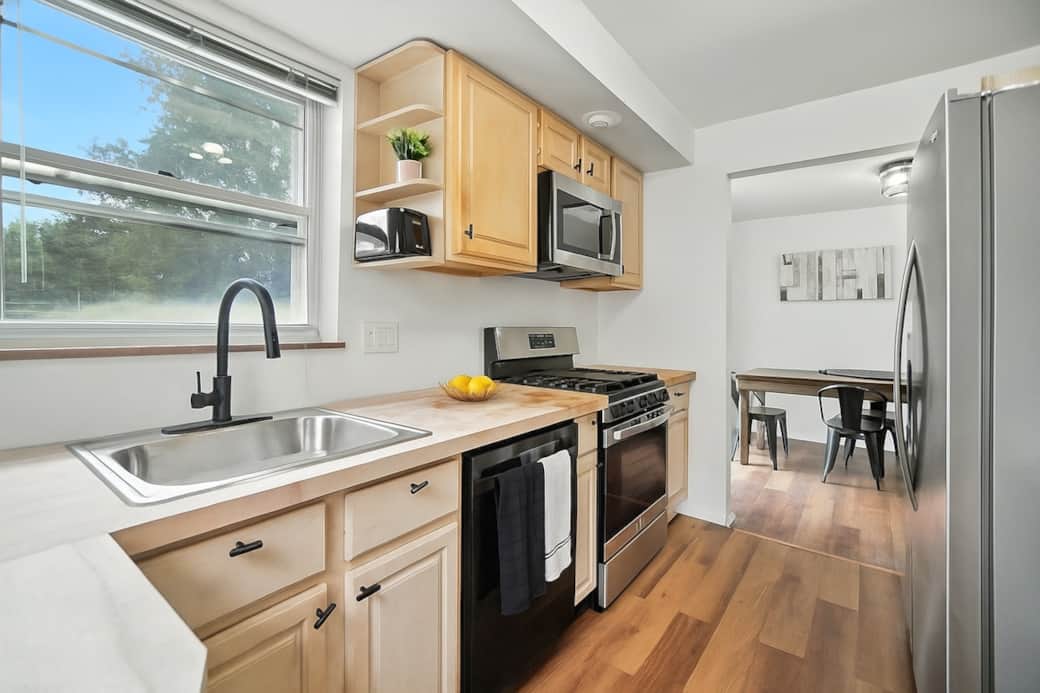 Fully Equipped Kitchen For Long Term Stay 