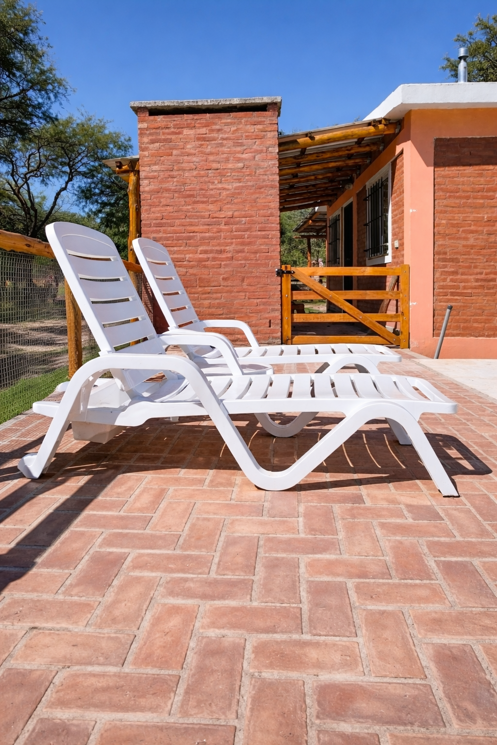 Pileta con deck