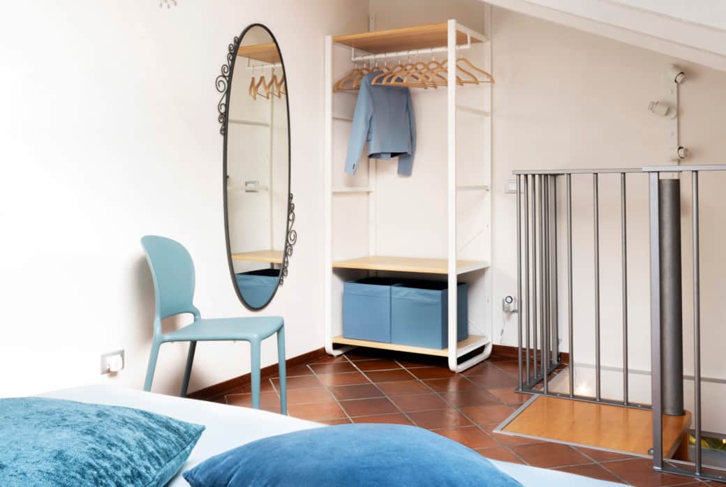 A spacious clothes rack to keep your garments neat and well cared for.