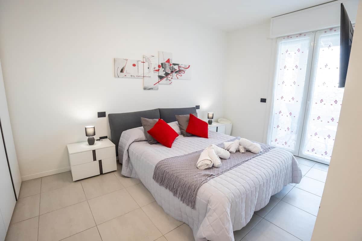 Bright and welcoming double bedroom designed for a comfortable stay