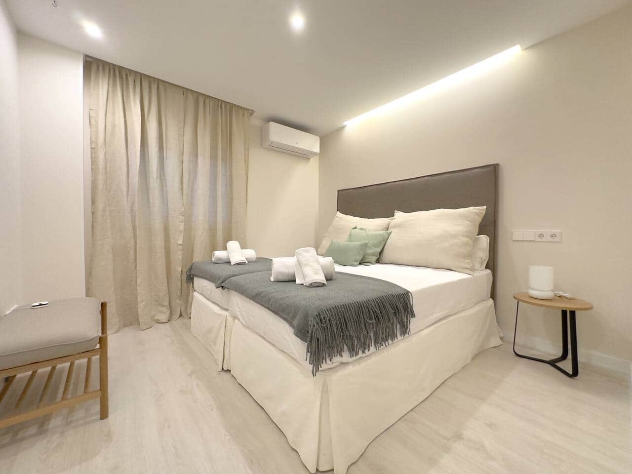 HS Málaga City Center Apartment HOMINGBOOK