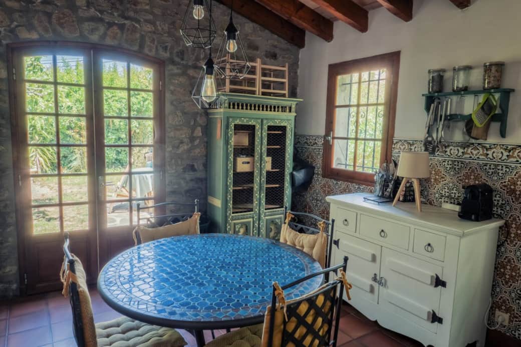 Cuisine avec accès au jardin