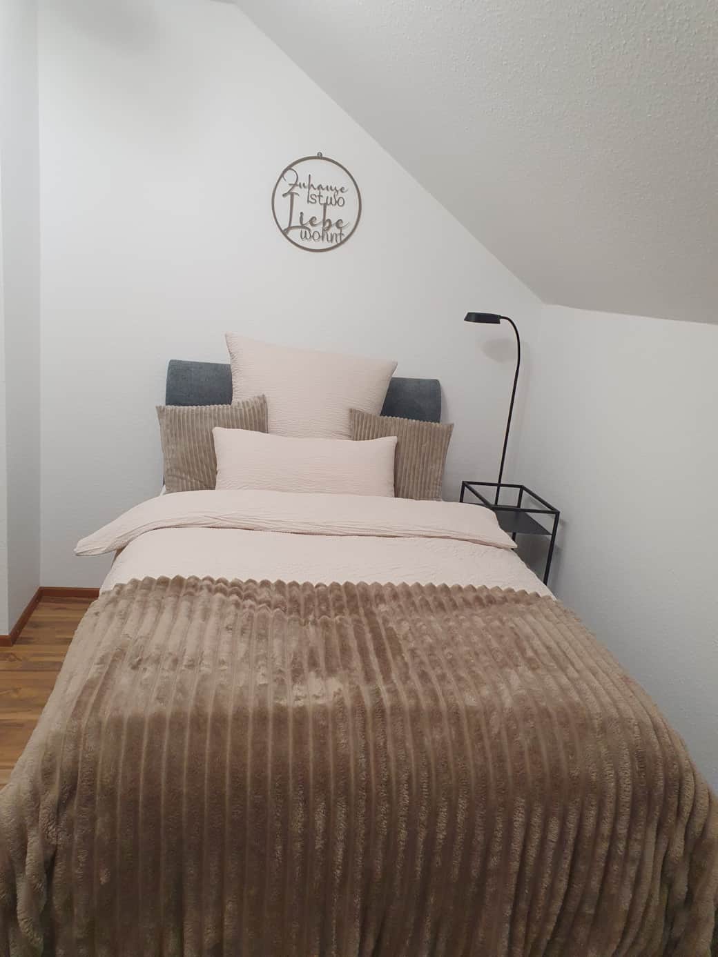 Room Taupe home4night