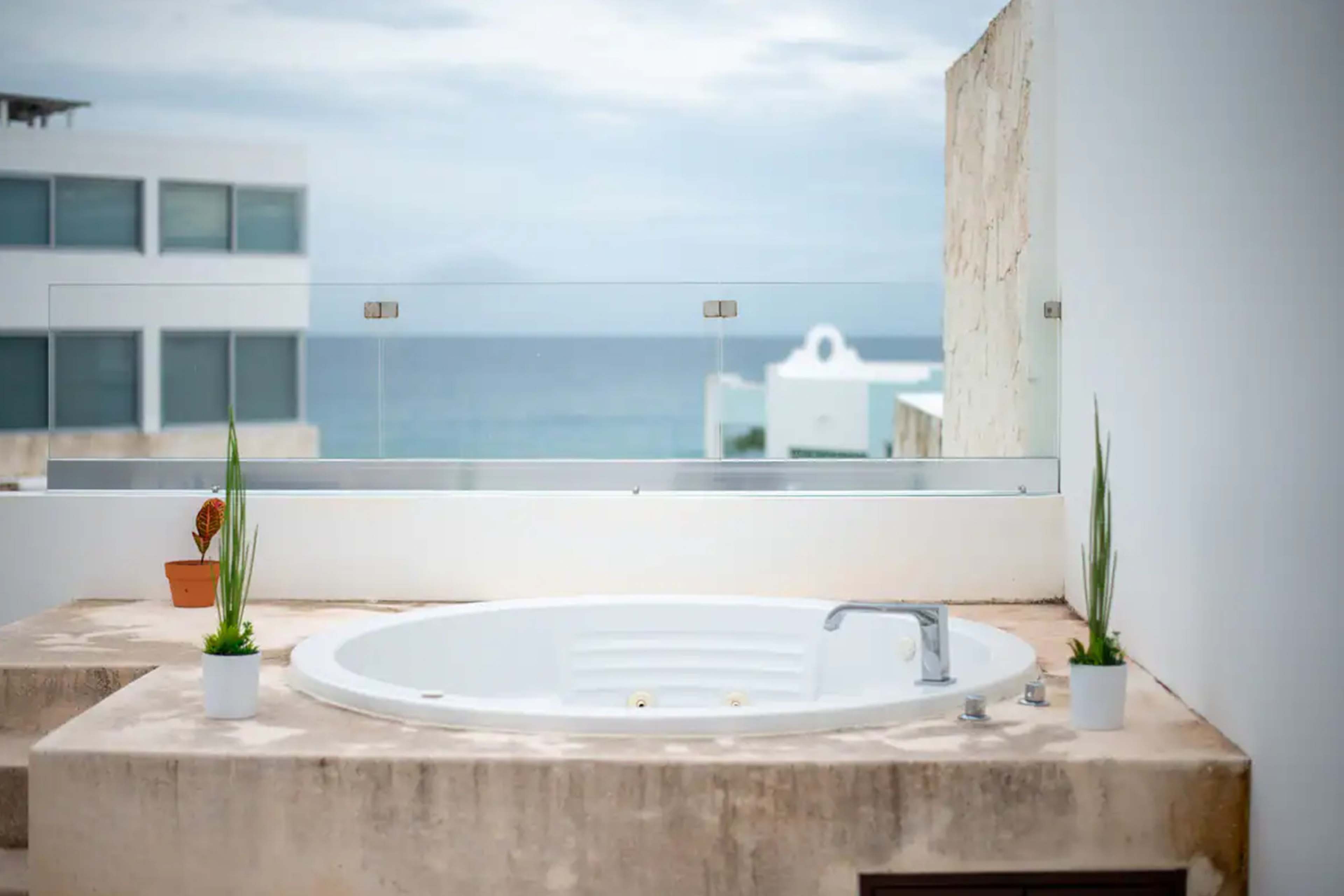 Oceanfront Seahorse | Private Hot Tub Beach Access photo 12