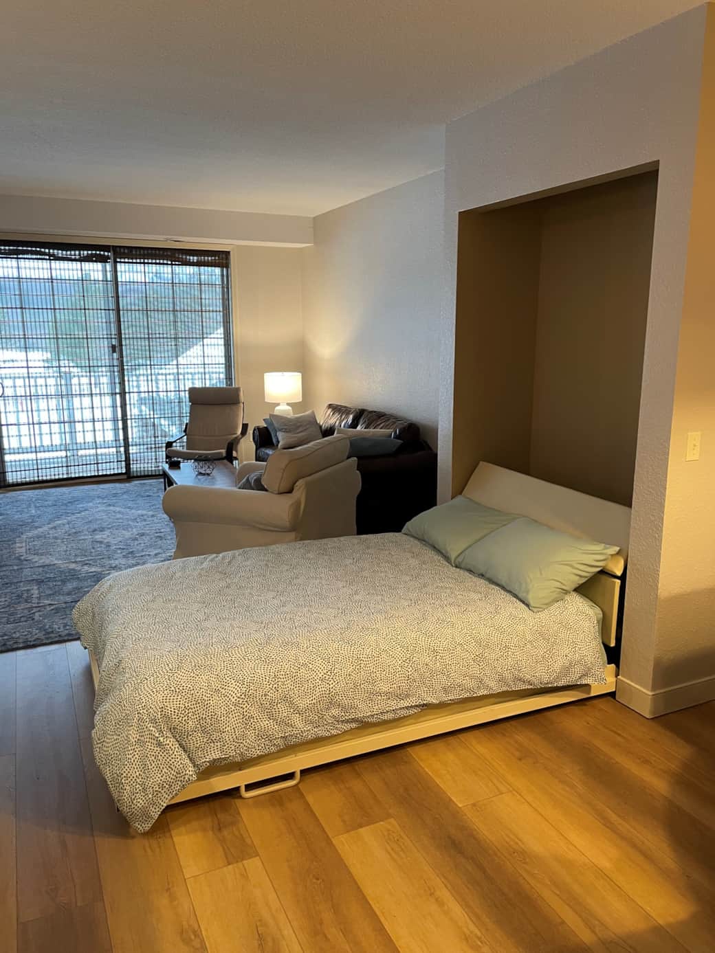 Murphy bed