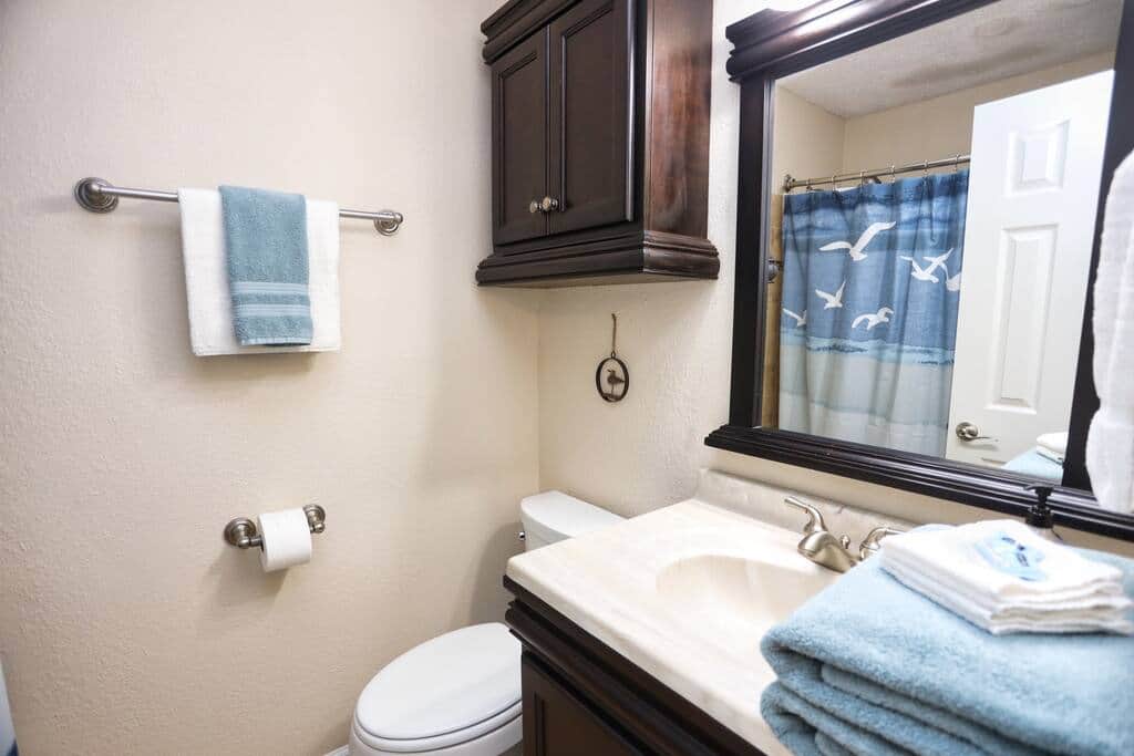 Full bathroom 2