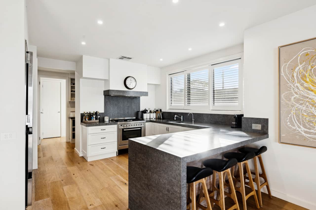 082 Open2view ID997721 34 Graham