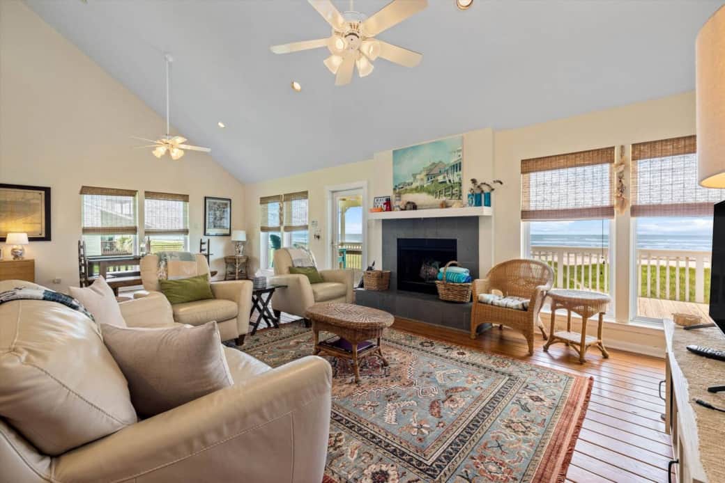 Main room with ocean view.