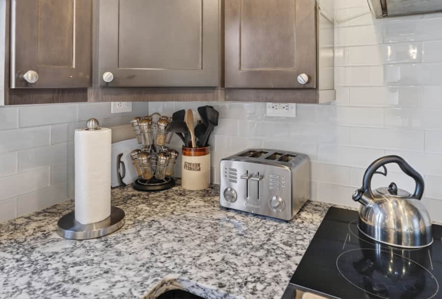 Toaster, kettle and basics