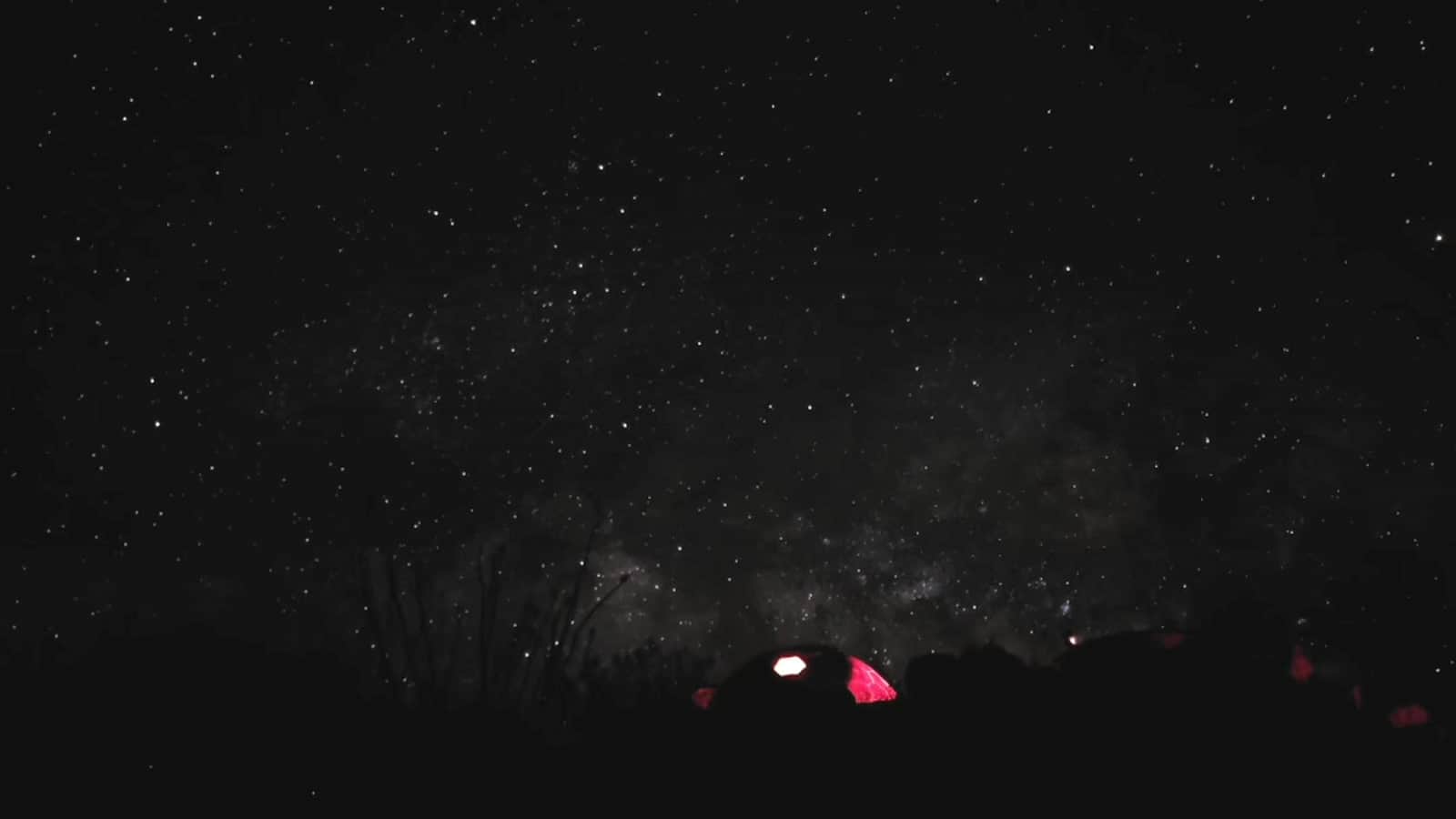https://l.icdbcdn.com/oh/5b3f85c8-9a64-4b3d-8e0d-dbc2deccbee9.jpg?w=2080-6