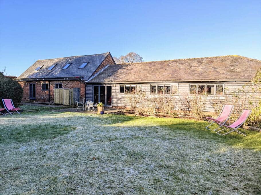 You can access the spacious garden from the pool, the dining room and the boot room. You can access the spacious garden from the pool, the dining room and the boot room.