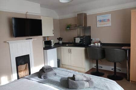 Kitchenette and dining area Kitchenette and dining area