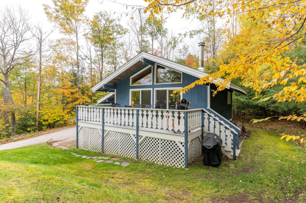 A 4-season chalet located conveniently between North Conway and Jackson. A 4-season chalet located conveniently between North Conway and Jackson.