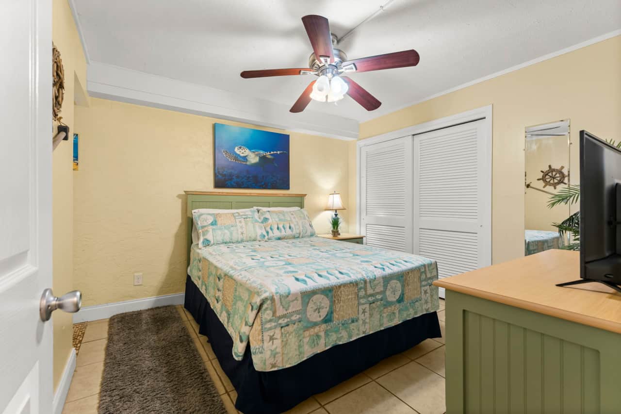 Guest bedroom
