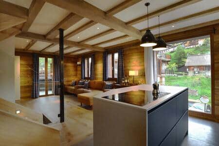 Kitchen area with lounge