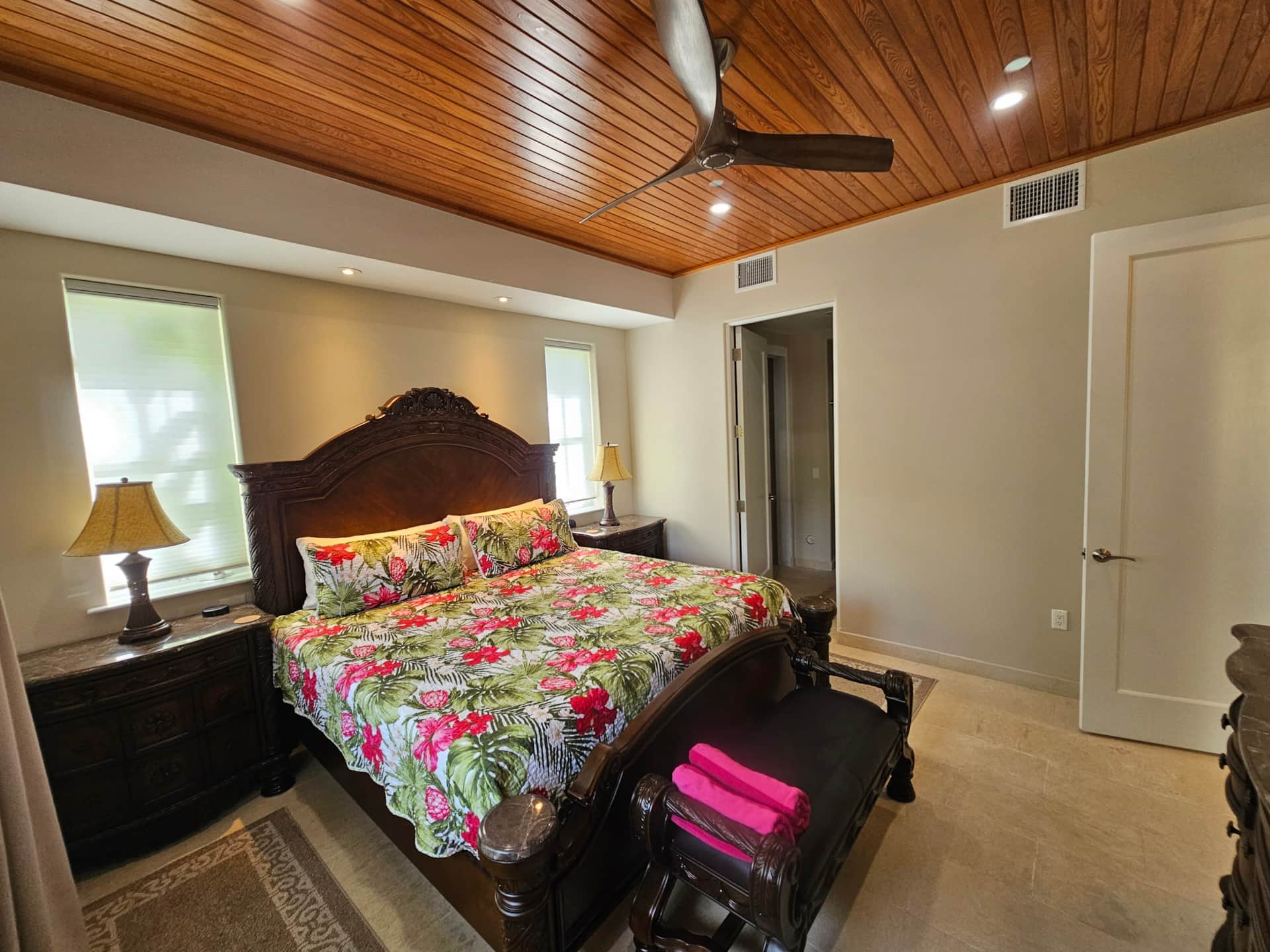 Lower Bedroom King
