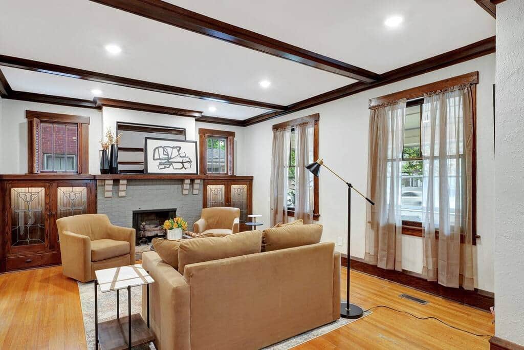 Enjoy the view of the built-ins next to the fireplace. Enjoy the view of the built-ins next to the fireplace.