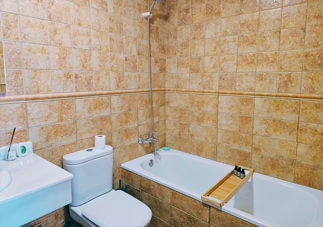 Ensuite with Bath and Bidet