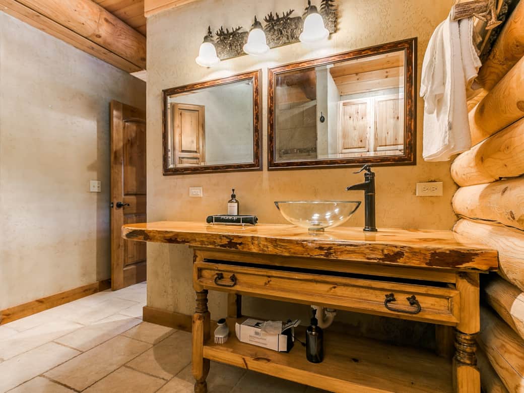 Main Cabin Primary Bathroom