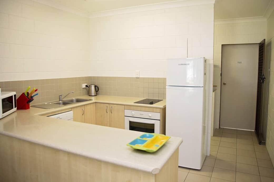 Apollo Jewel - 2 bedroom unit Kitchen Apollo Jewel - 2 bedroom unit Kitchen