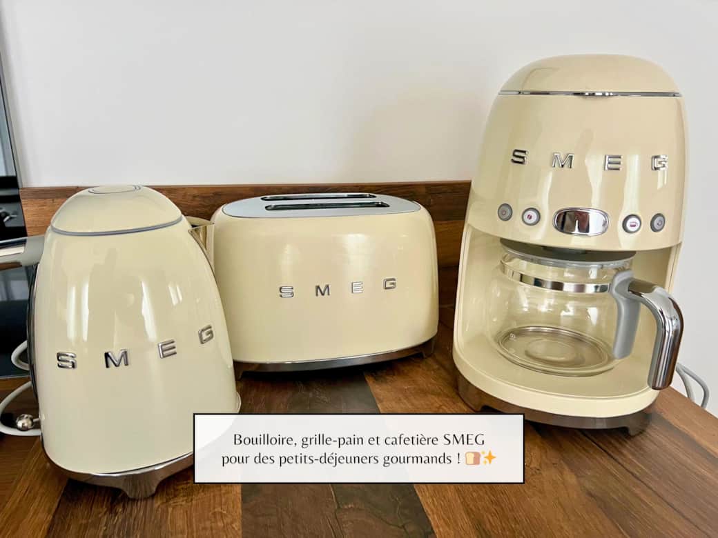 Bouilloire, grille-pain et cafetière SMEG pour des petits-déjeuners gourmands ! 🍞✨ Bouilloire, grille-pain et cafetière SMEG pour des petits-déjeuners gourmands ! 🍞✨