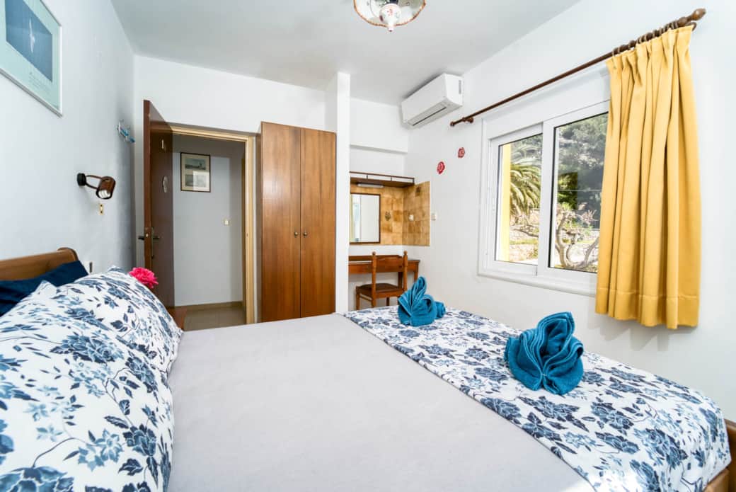 Bedroom with sea view