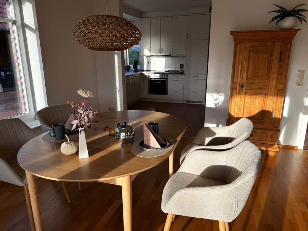 Essbereich mit Übergang zur Küche