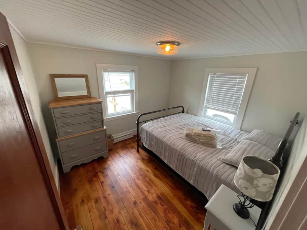 Queen Bedroom