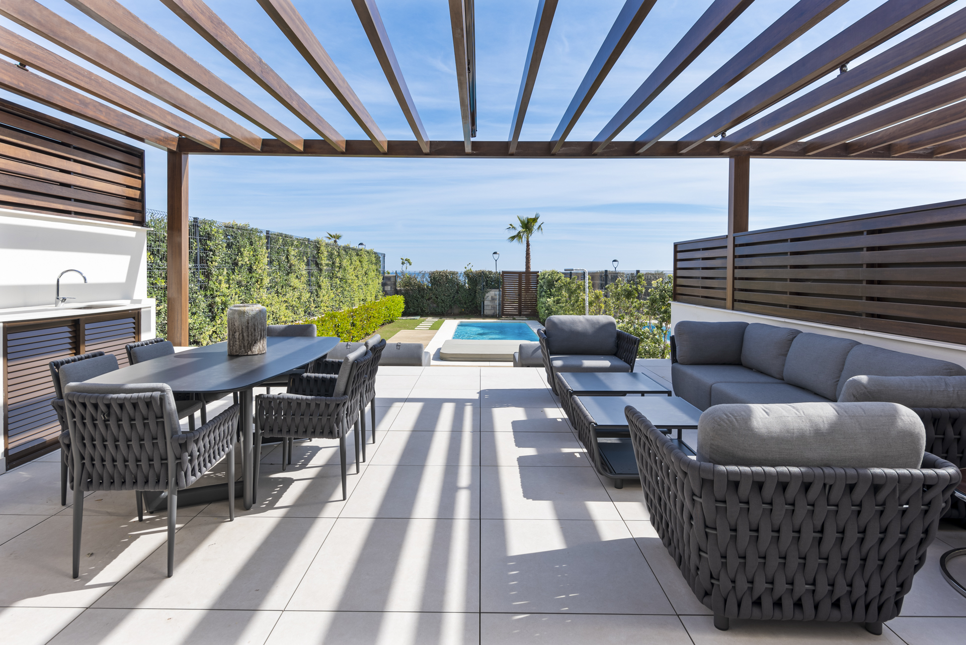 RDR518 - Beachfront Luxury 3 bedroom TH at Velaya