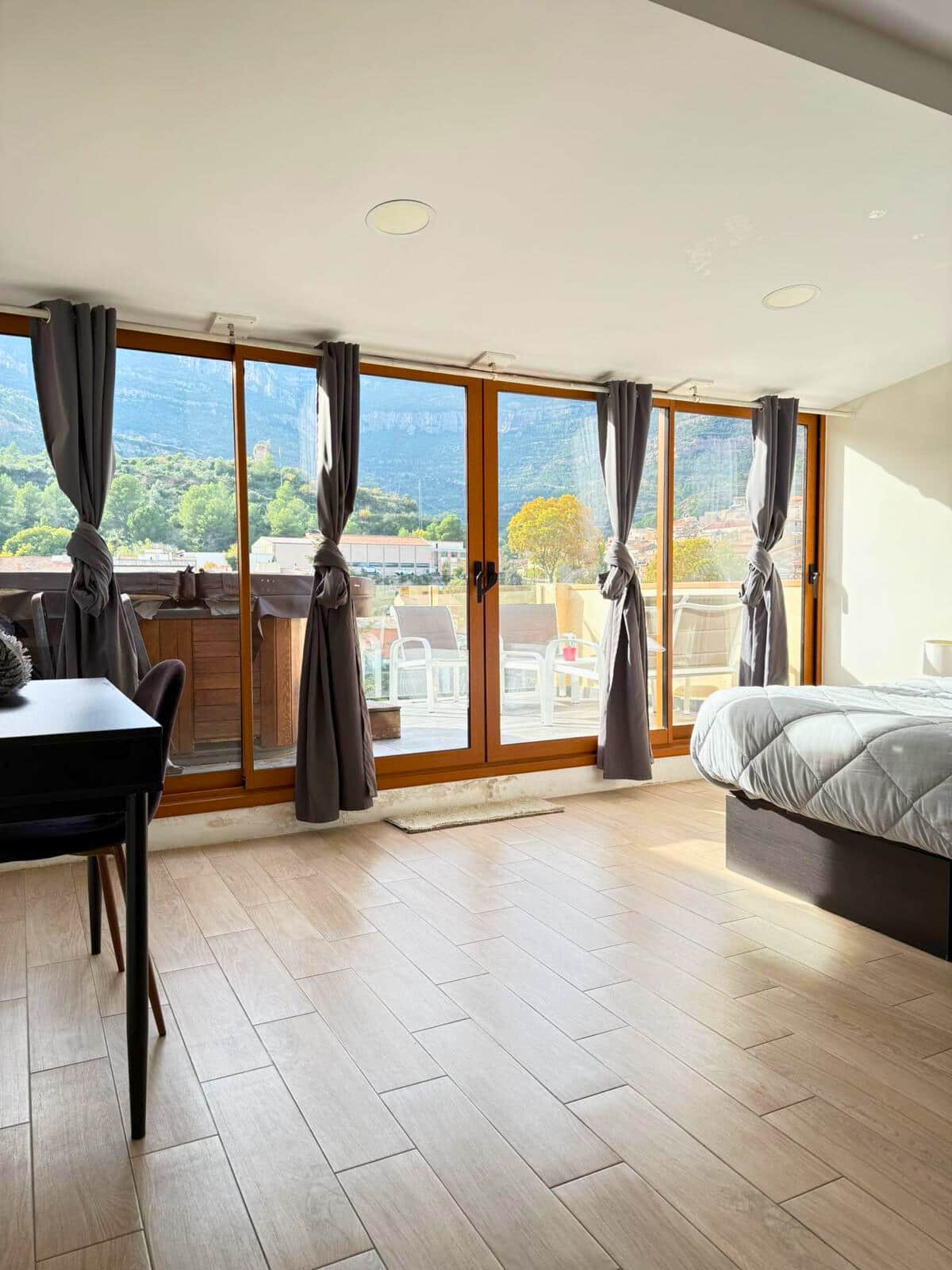 BEDROOM & TERRACE