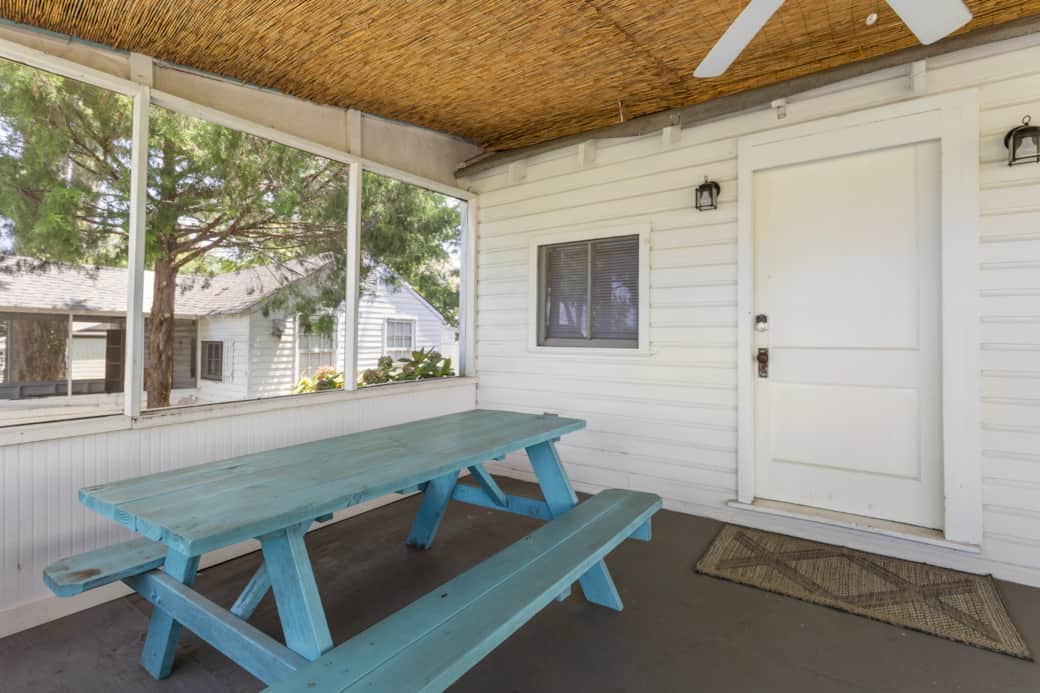 Screened in porch
