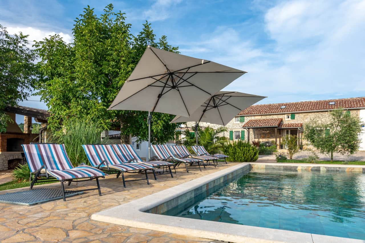 Aussenbereich/Pool/Terrasse