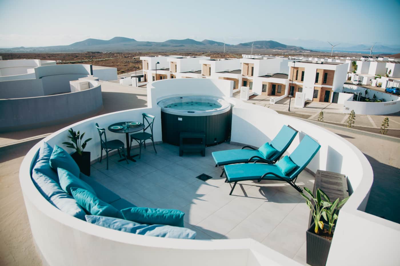 Terrassa amb jacuzzi i vistes, Fuerteventura Apartments VV a Villaverde