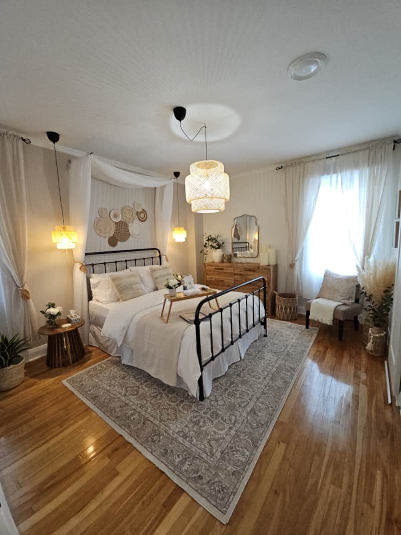 Lit_LaSuite_Gîte au Ptit Manoir Jonquière, Saguenay