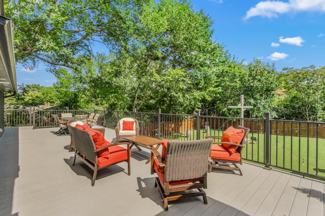 Private deck with extra seating 