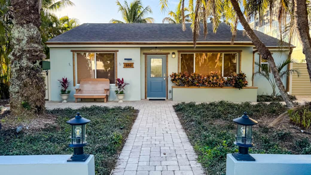 Quiet residential street, steps from Lido Beach