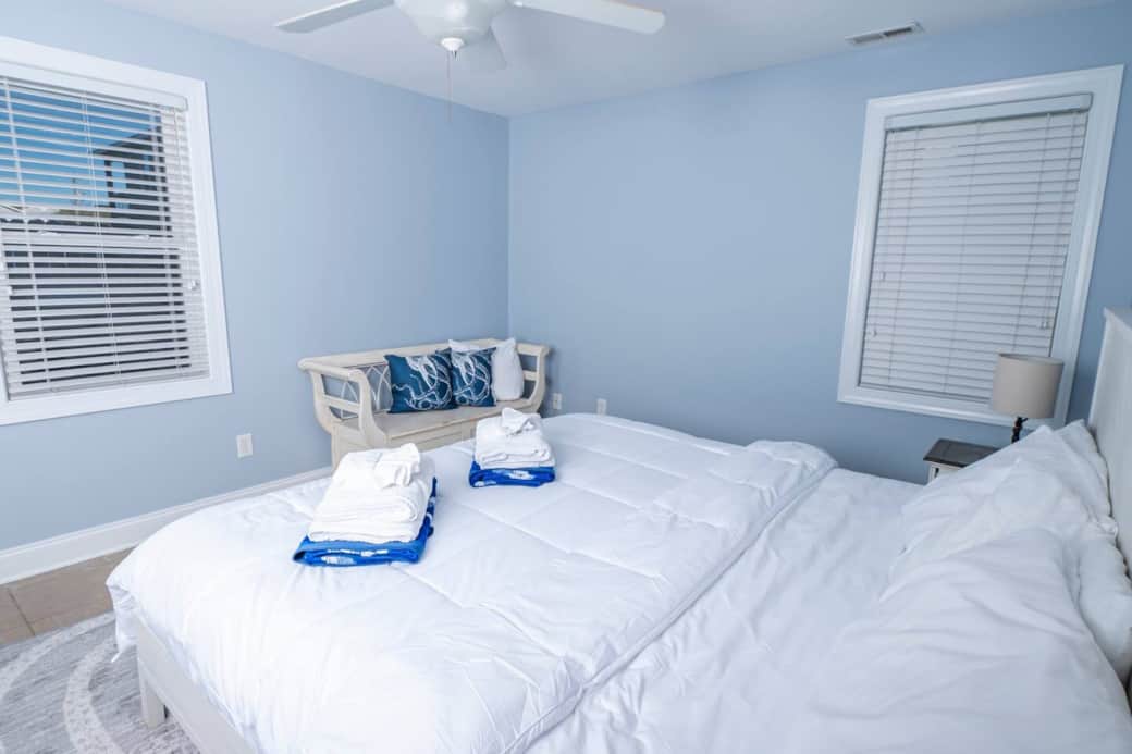 6ae453c0 e1aa 4d1f 8952 a0e09ebee4c0