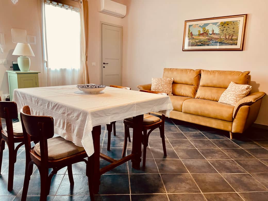 ZONA GIORNO E PORTA INGRESSO BAGNO