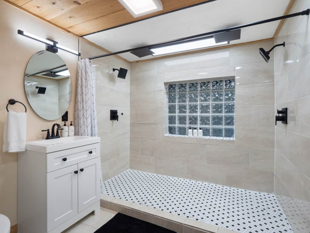 With 4 shower heads, you will never experience a roomier shower than this.
