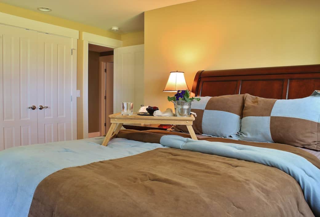 Bedroom 4 Queen Bed, large closet, and TV